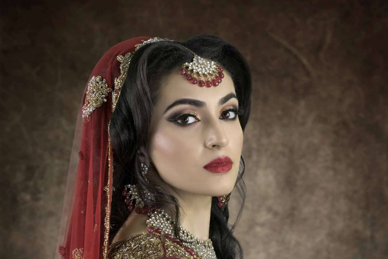 Asian Bridal Makeup Courses & Hair Courses & Russian Hair Courses