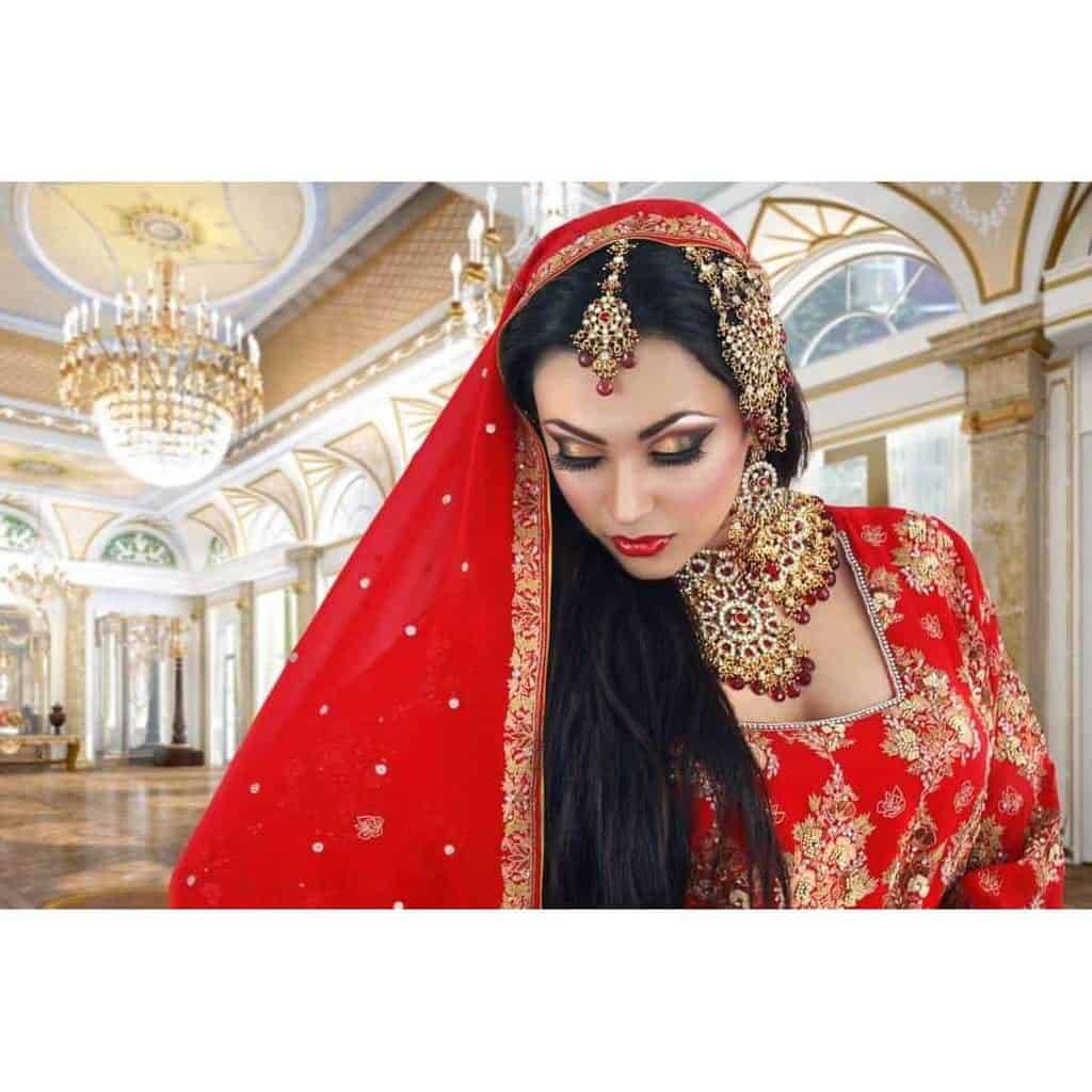 bold traditional bridal makeup