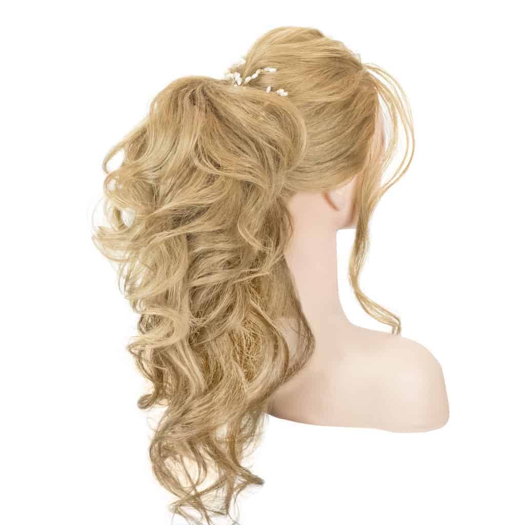 textured curls ponytail